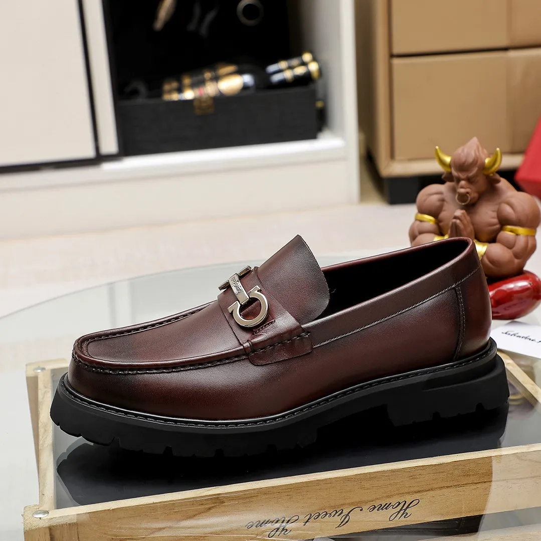 Men's shoes 💰460 🔥Ferragamo's new men's casual slip-on shoes🇨🇳Official website original 1:1 mold, original quality💯Fine workmanship, high-end luxury☘The upper is made of imported Italian first-layer cowhide🌴🐂Leather lining🍓Rubber wear-resistant and non-slip outsole, breathable and comfortable to wear🍍The first choice for high-grade men🍉3 colors available! Code number 38-45……
